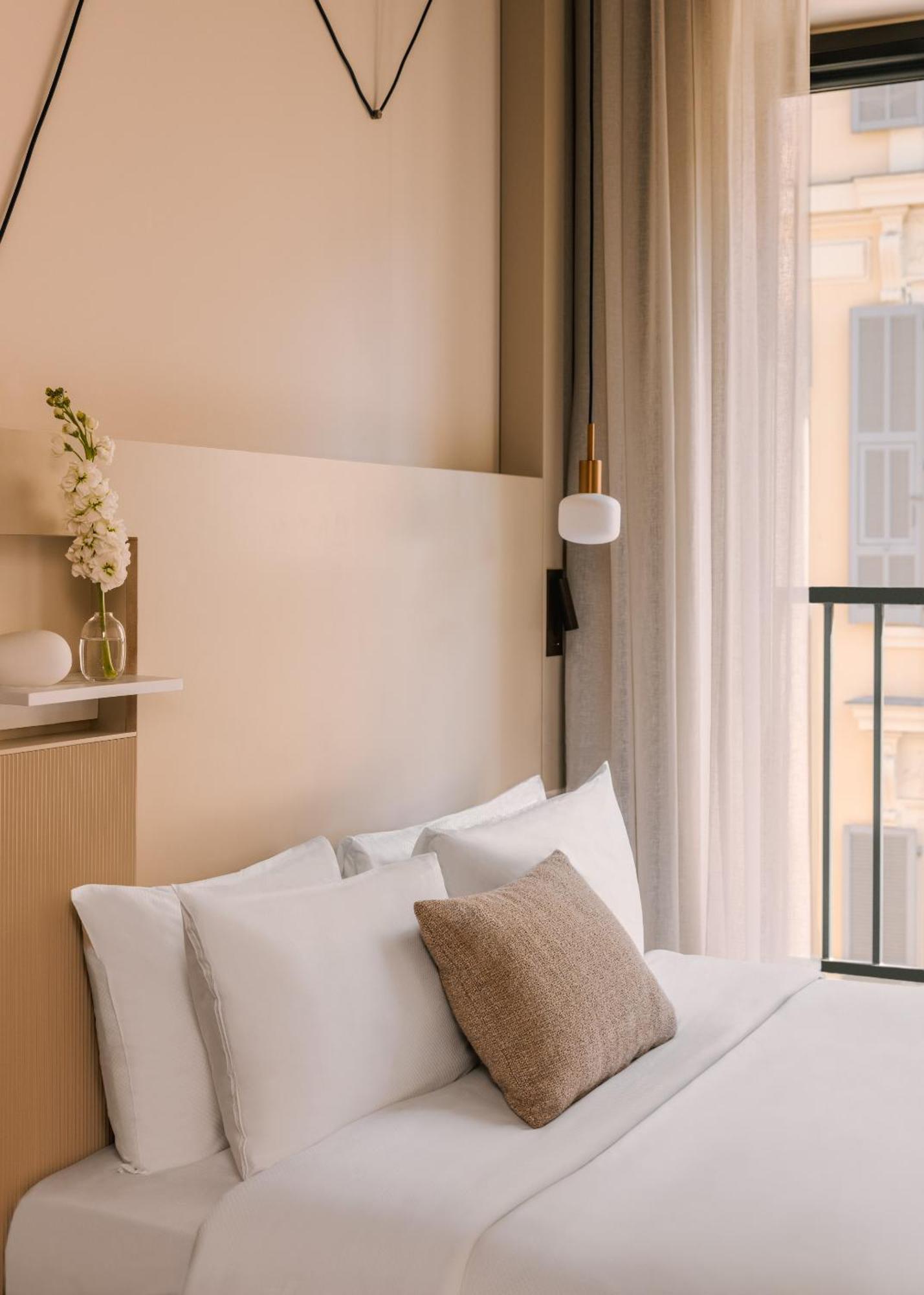 Yelo Jean Medecin Powered By Sonder Hotel Nice Bilik gambar