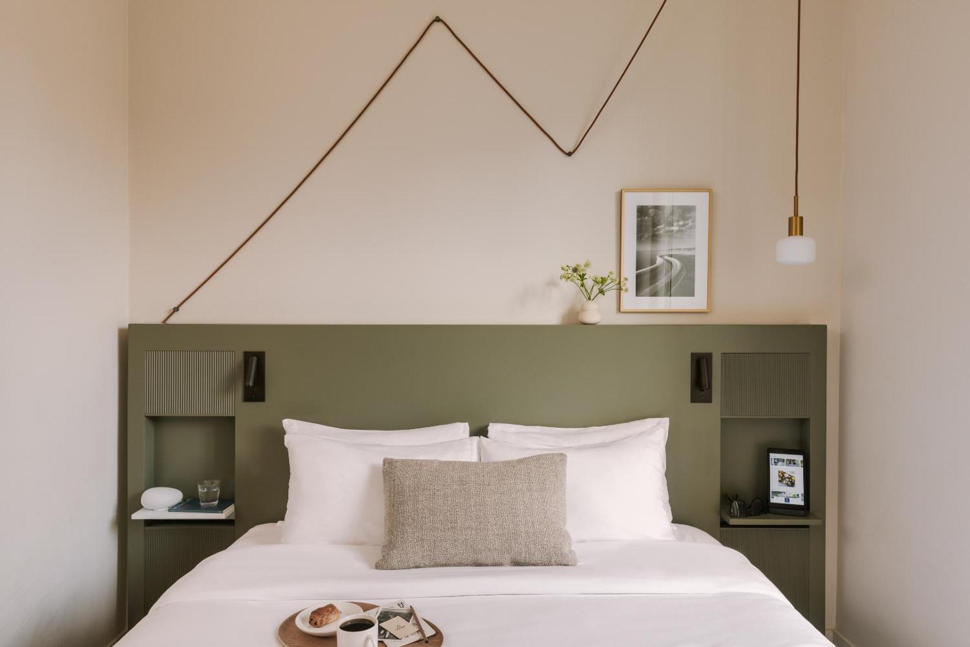 Yelo Jean Medecin Powered By Sonder Hotel Nice Bilik gambar