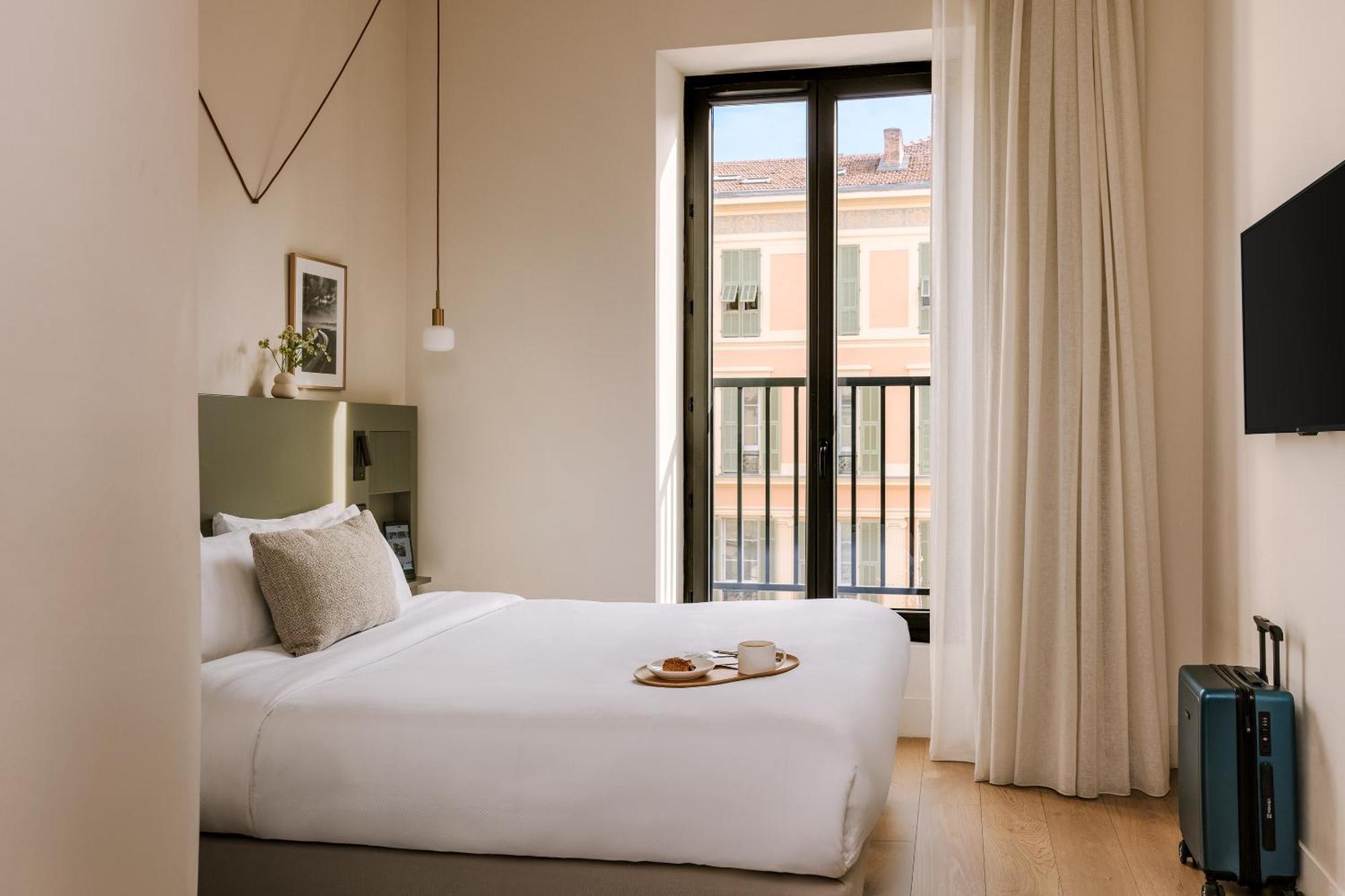 Yelo Jean Medecin Powered By Sonder Hotel Nice Luaran gambar