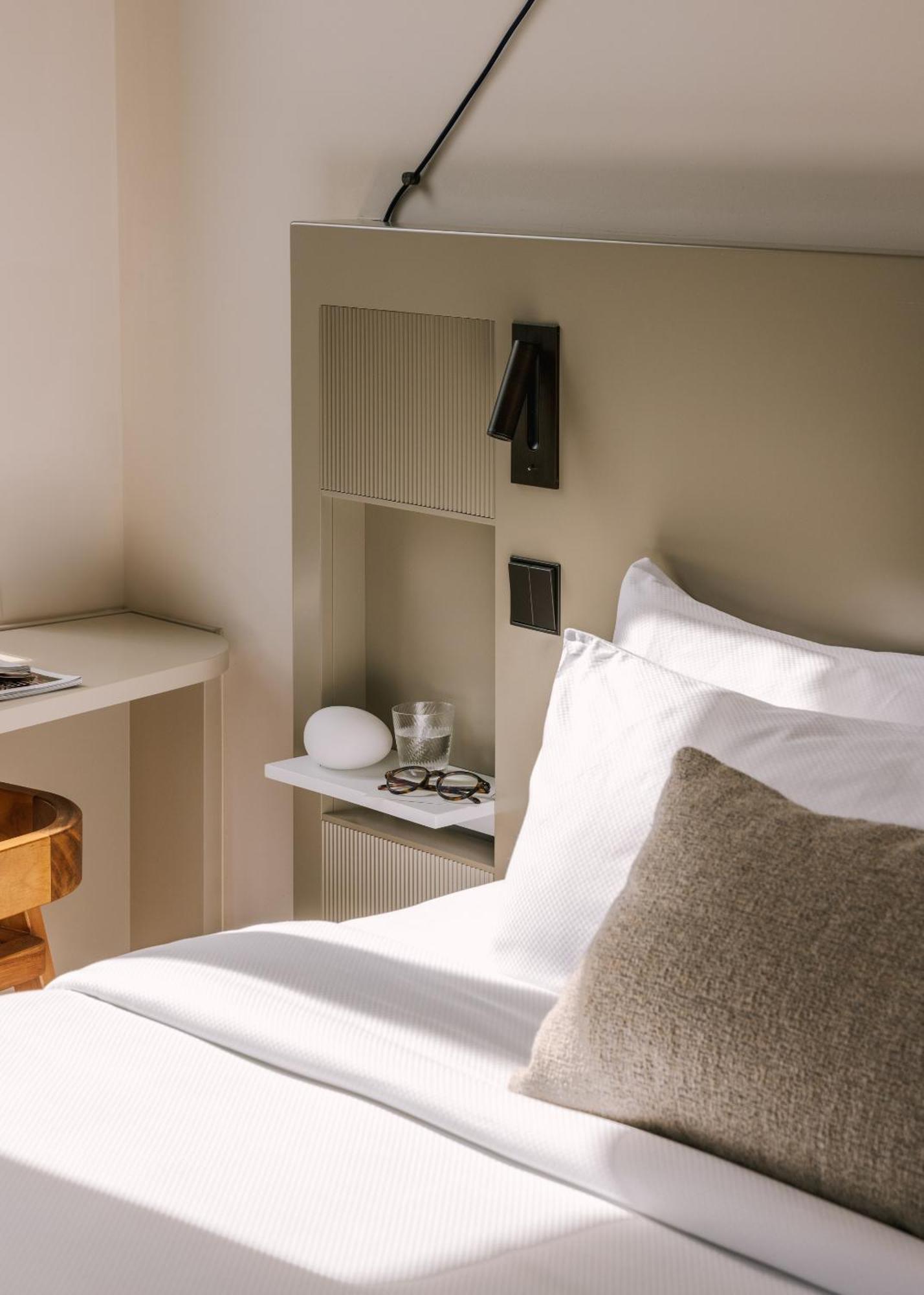 Yelo Jean Medecin Powered By Sonder Hotel Nice Bilik gambar